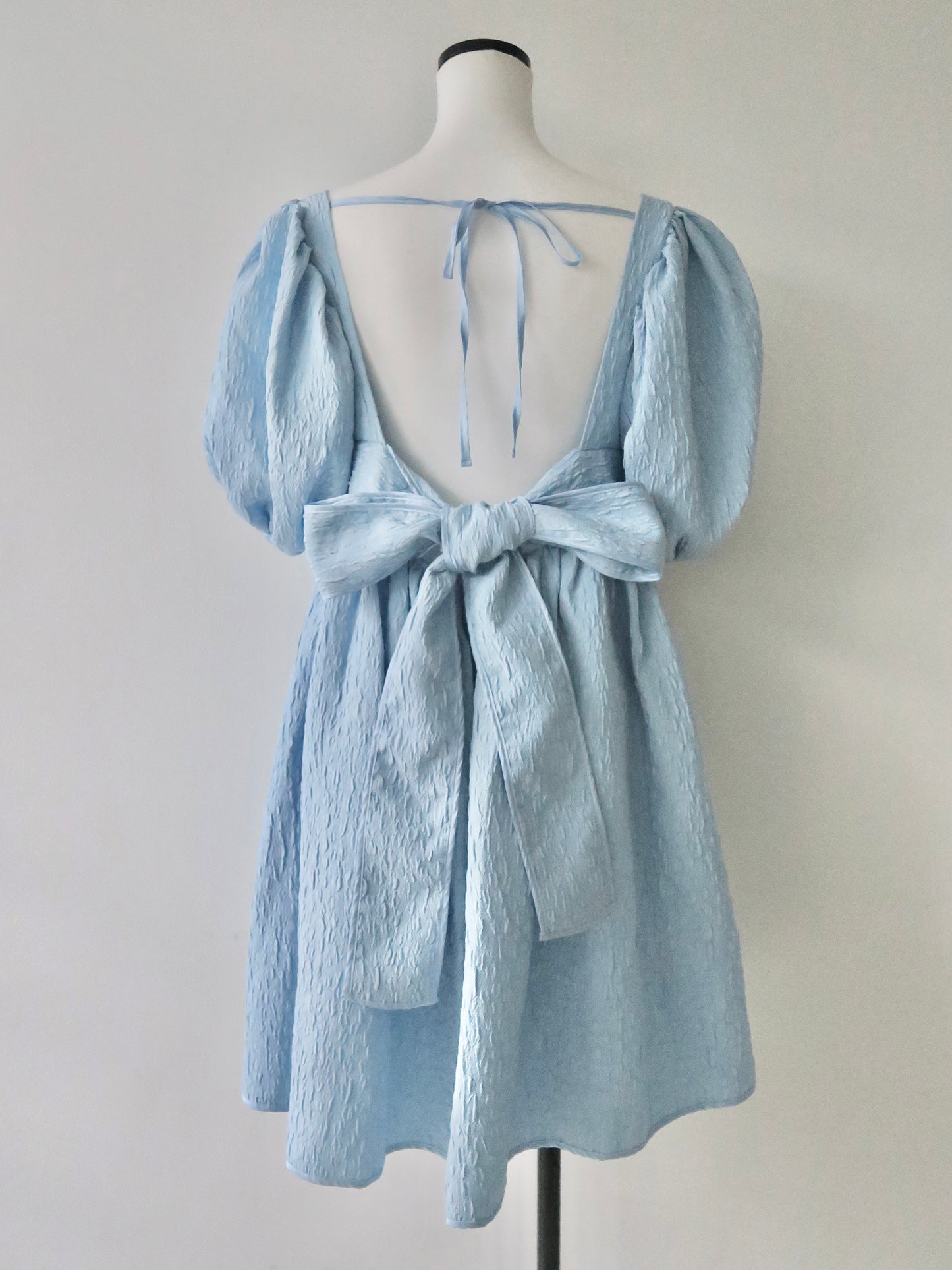 puff ribbon mini dress