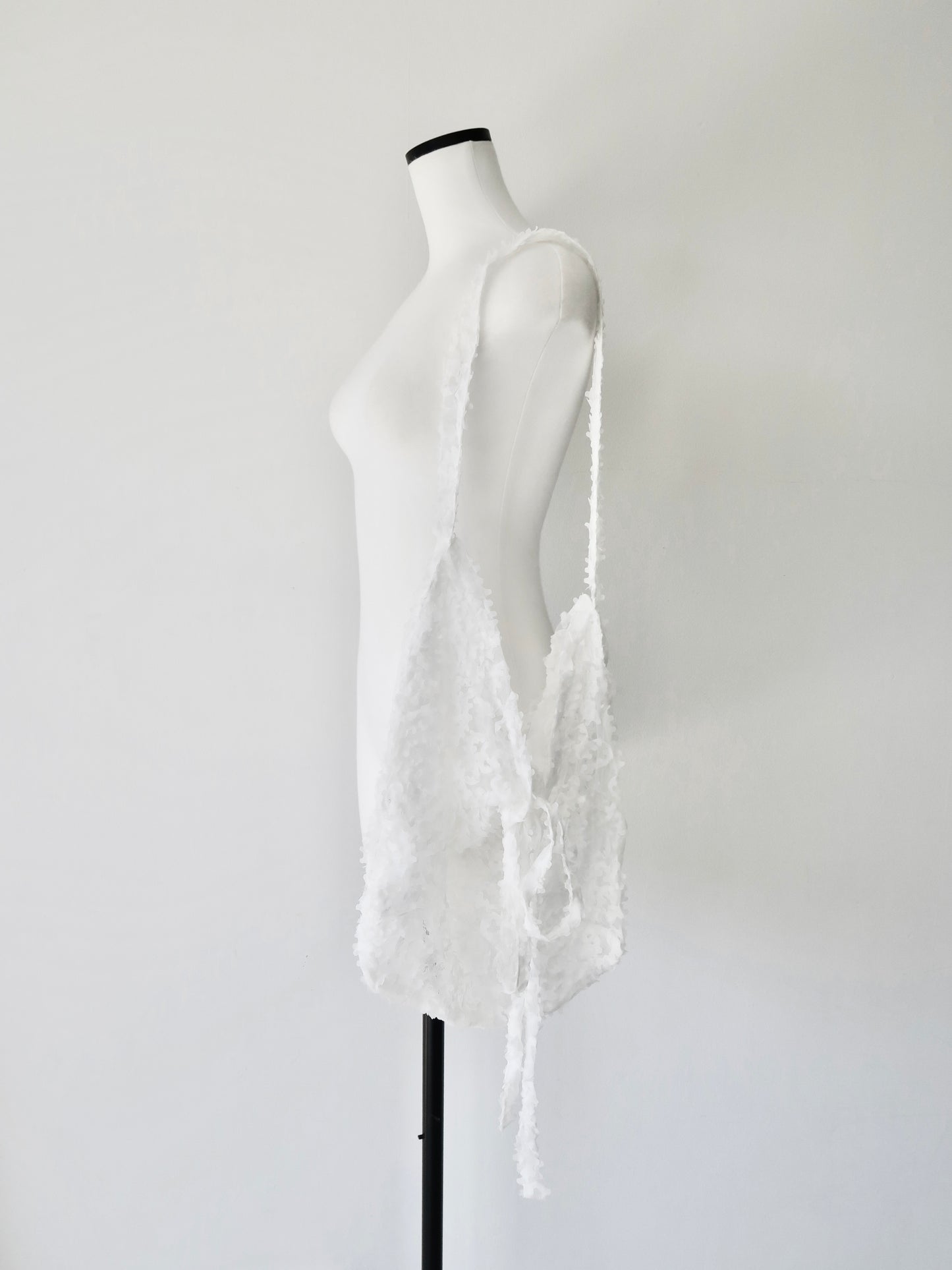 mesh frill tote bag