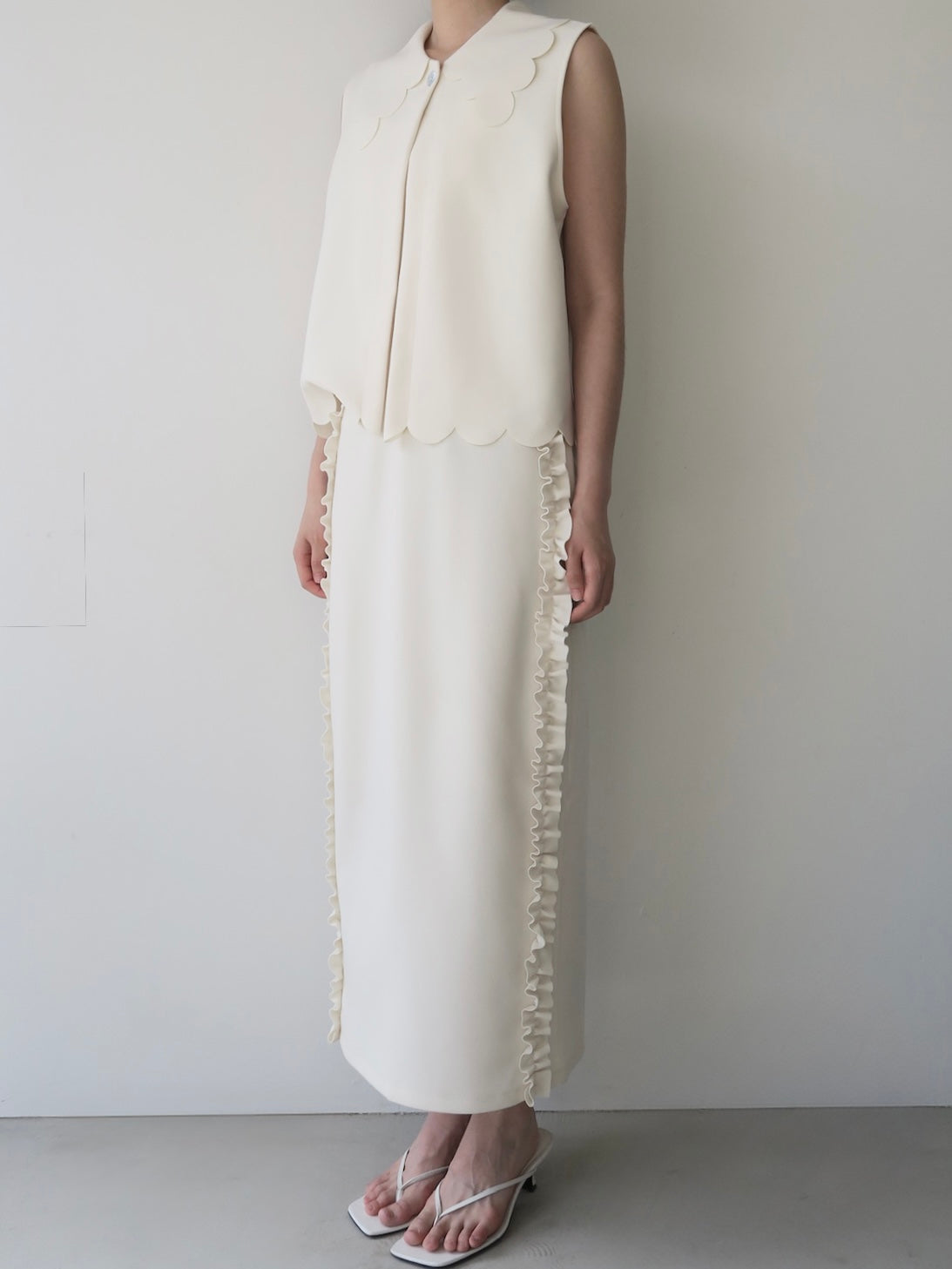 side frill slim long skirt