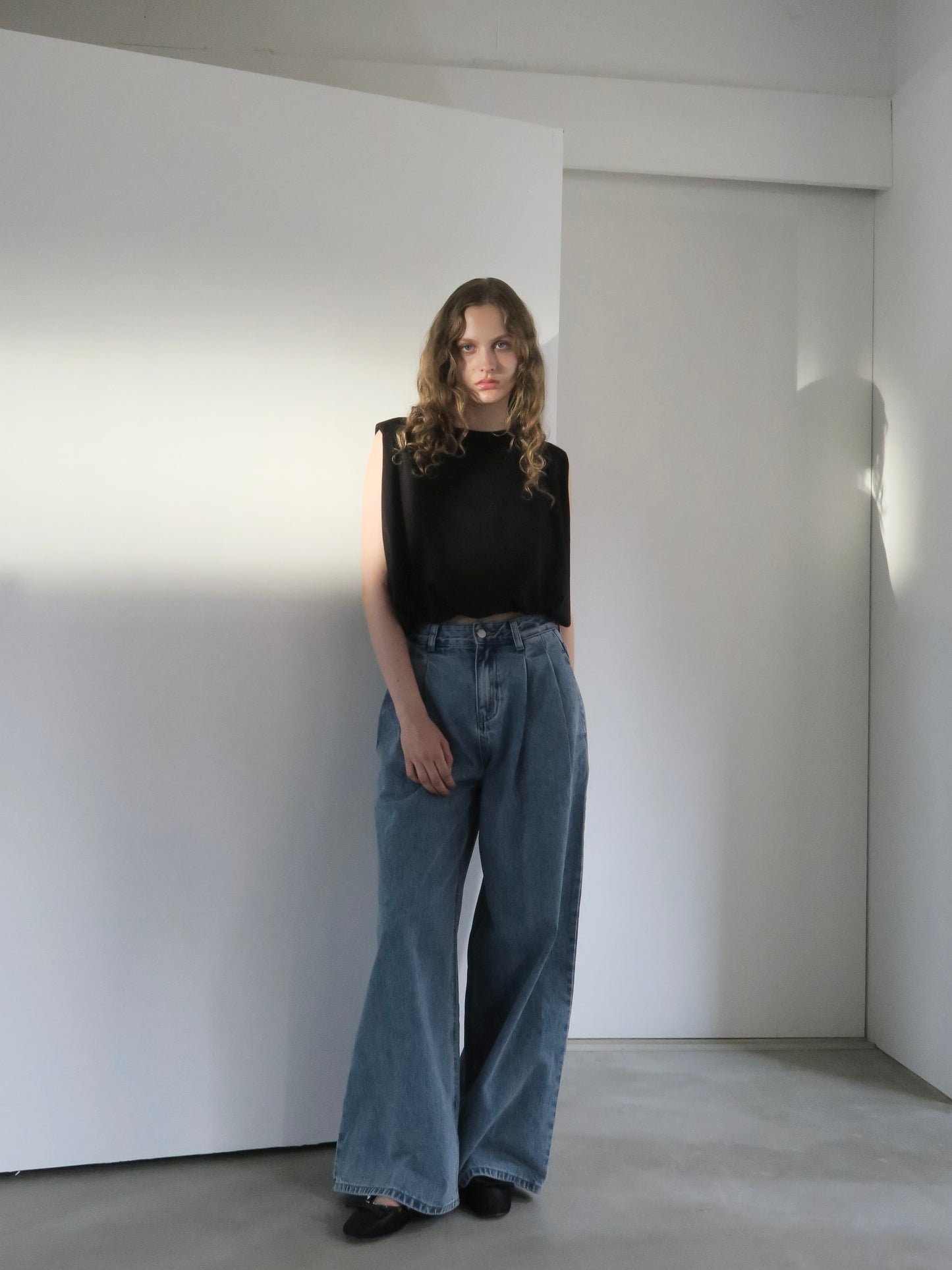 obsess double tuck wide jeans