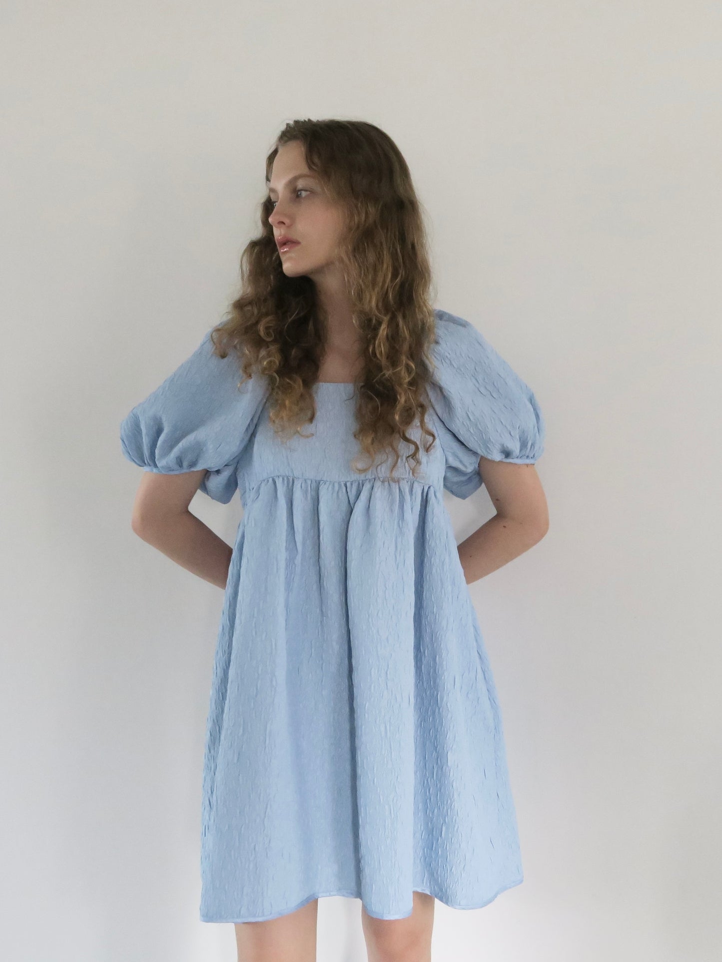 puff ribbon mini dress
