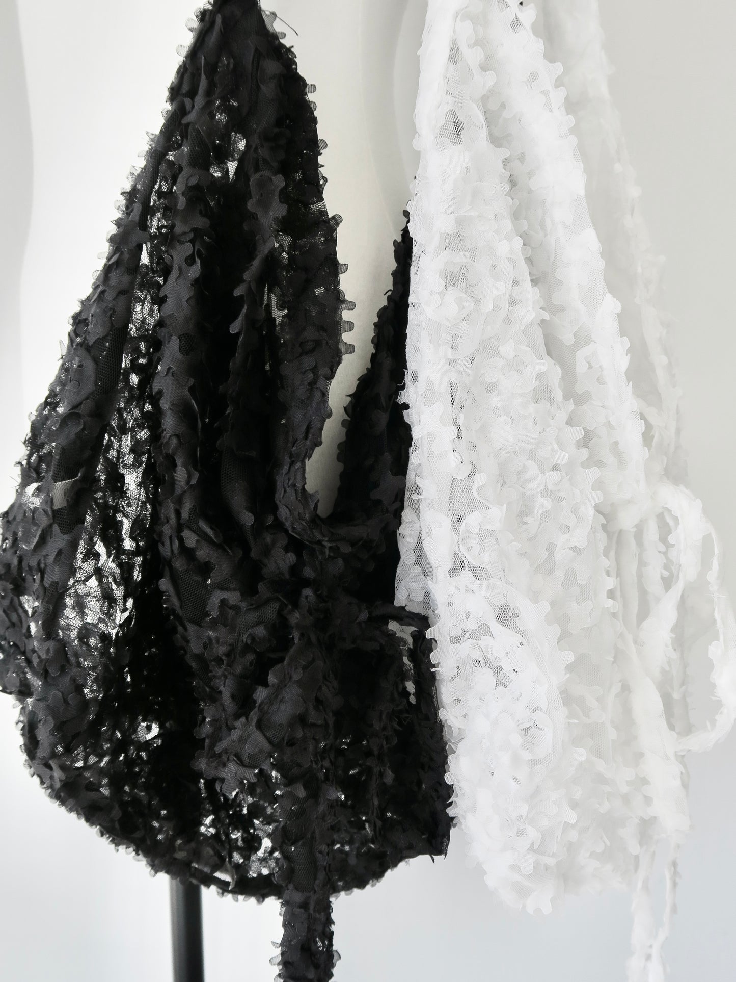 mesh frill tote bag