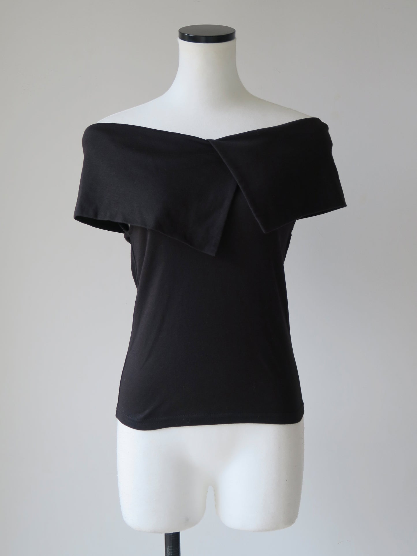 big collar off shoulder tops