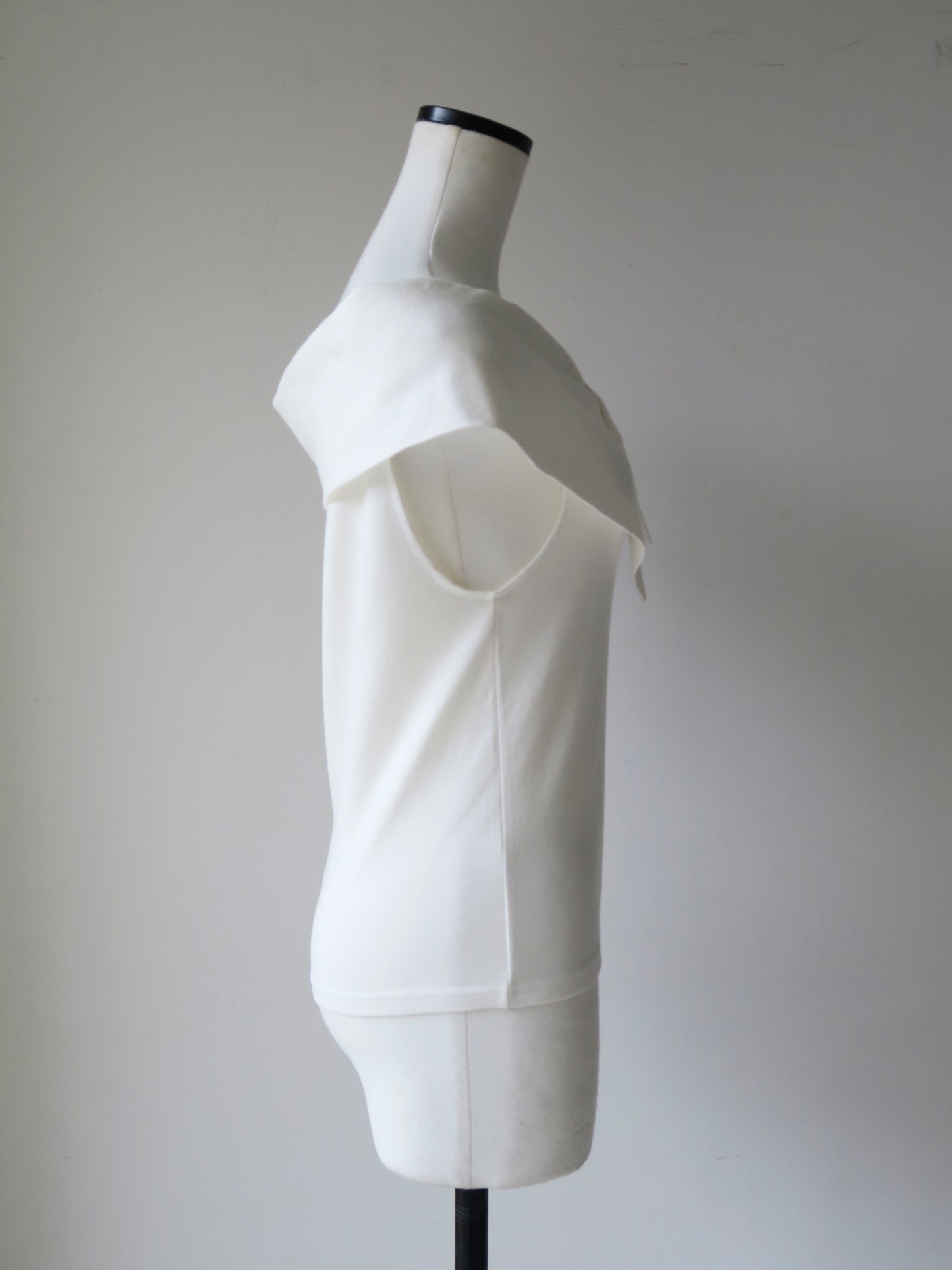 big collar off shoulder tops
