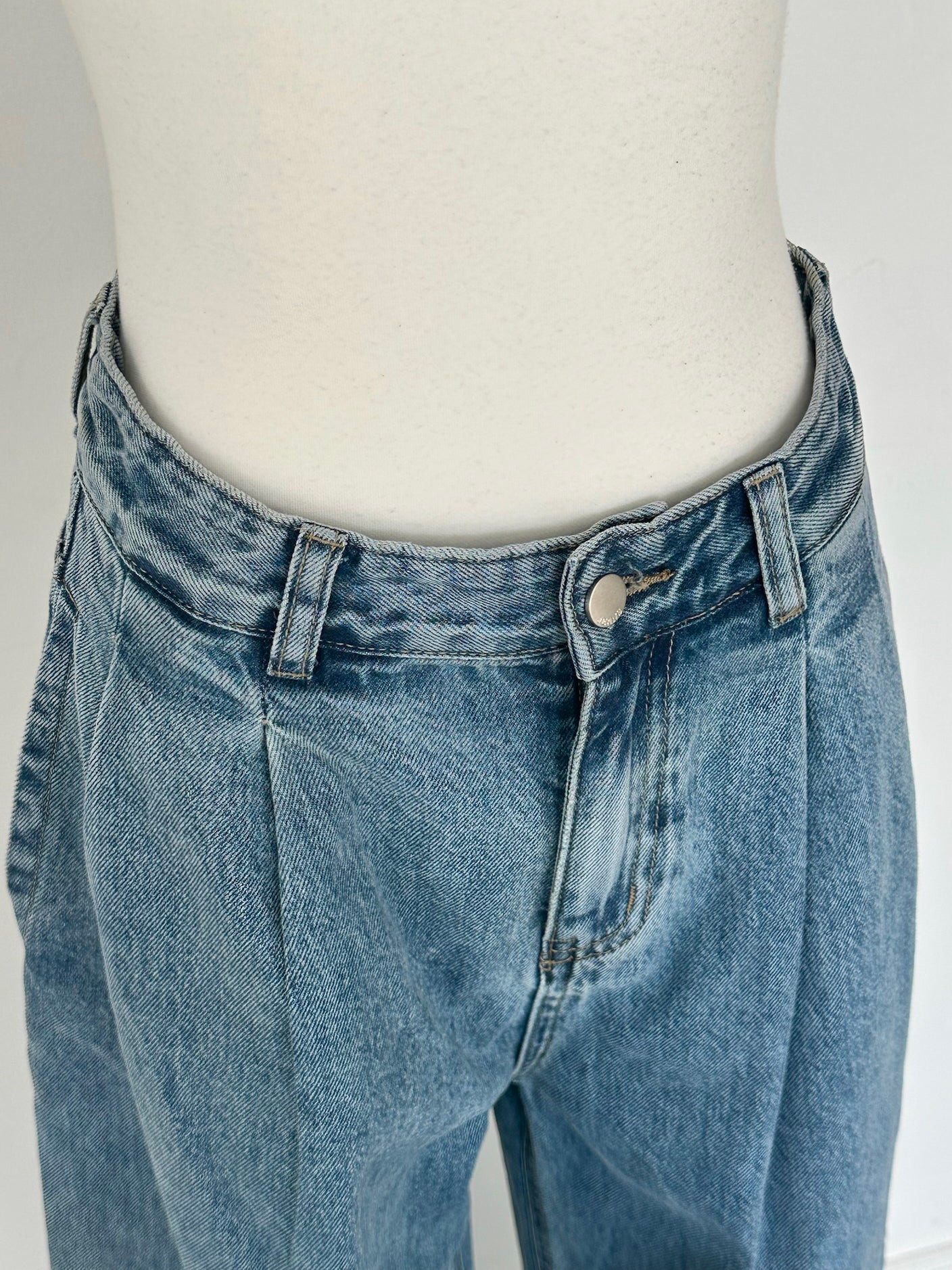 obsess double tuck wide jeans
