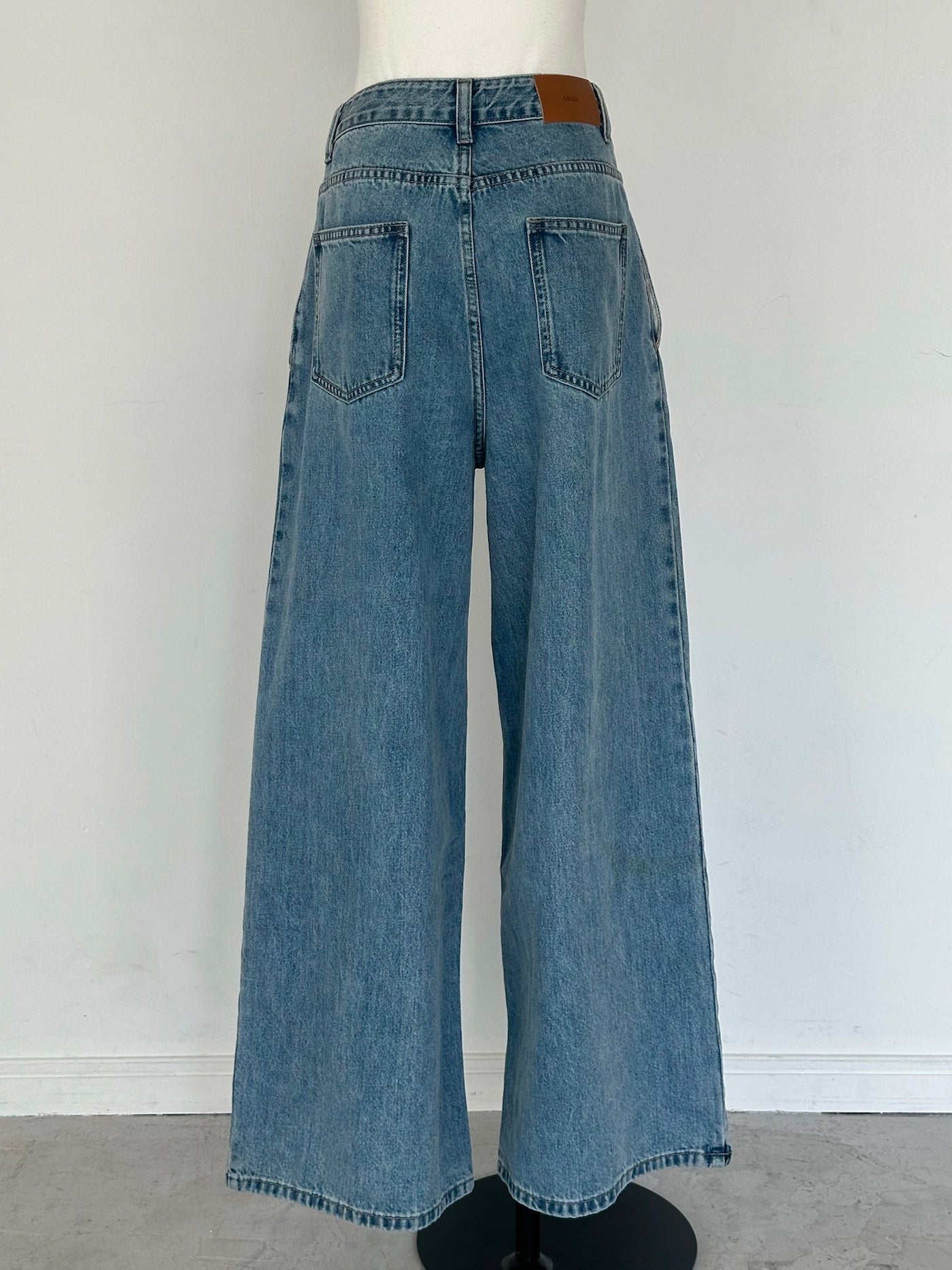 obsess double tuck wide jeans