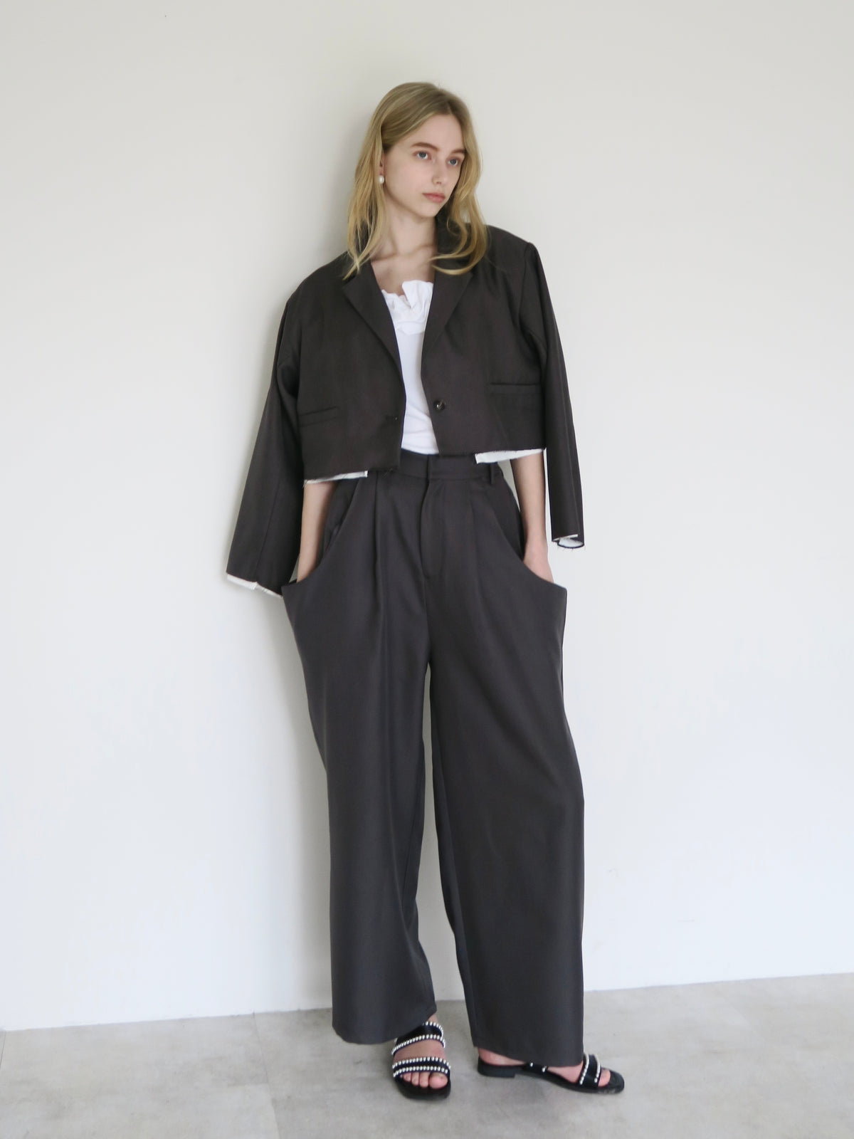 [ SAMPLE SALE ] big pocket tuck pants