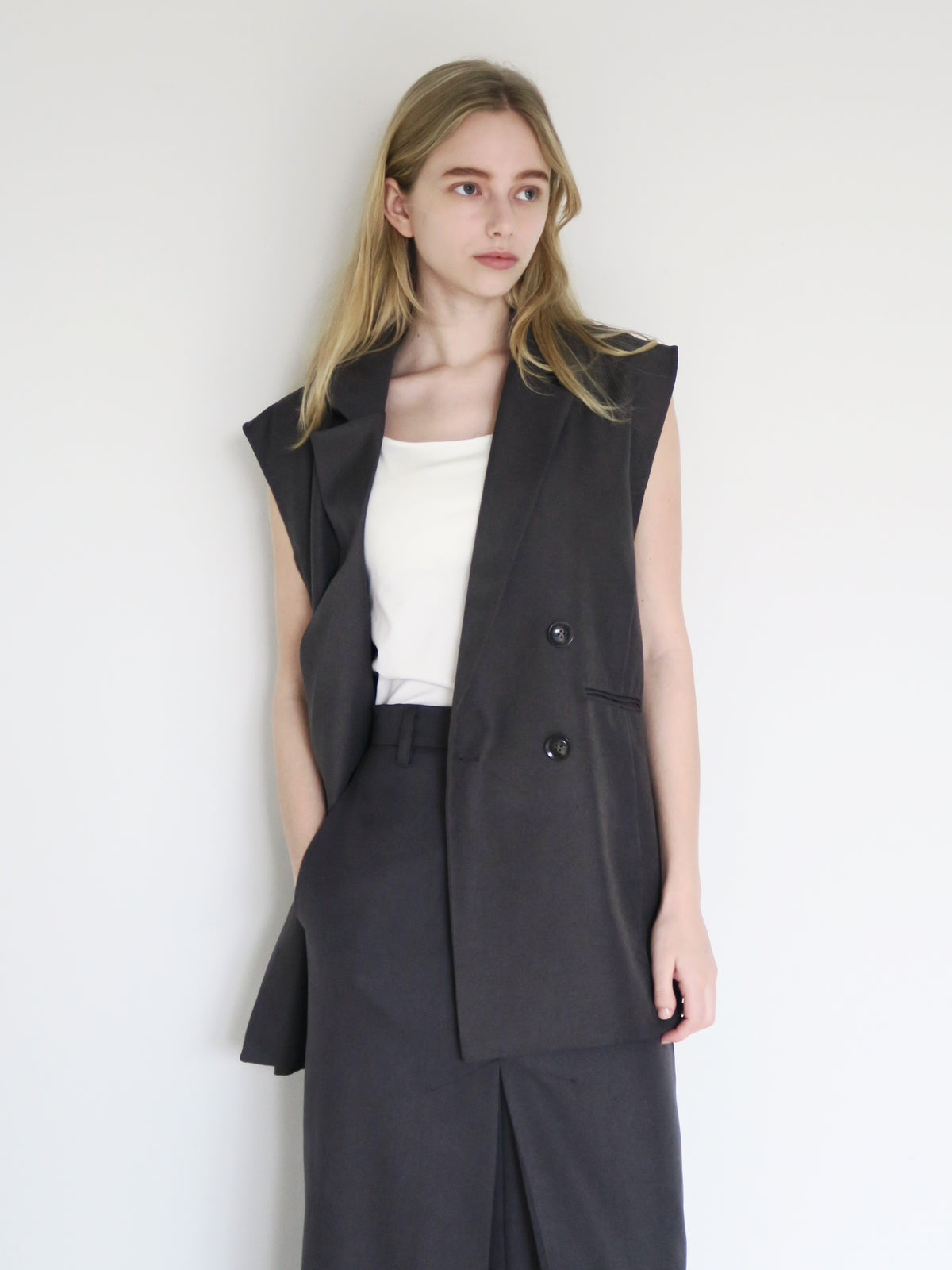 [ SAMPLE SALE ] long tailored gilet