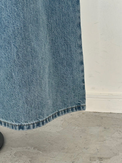 obsess double tuck wide jeans