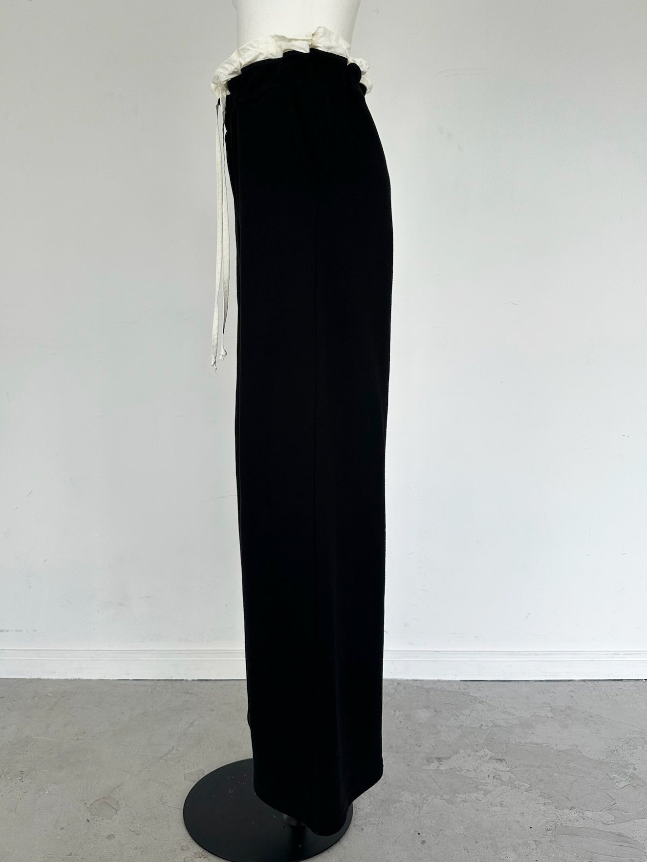 frill sweat pants