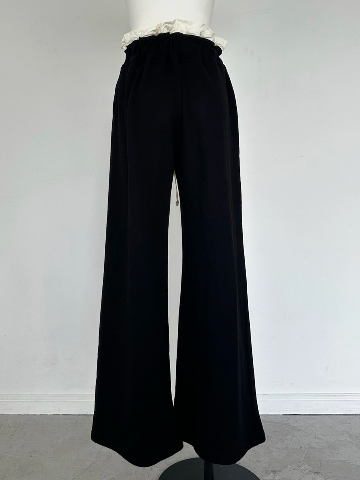 frill sweat pants