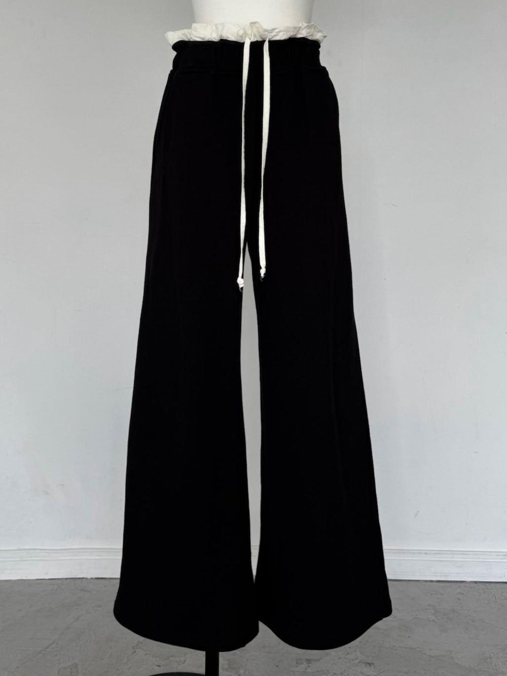 frill sweat pants