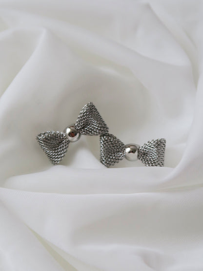 ribbon stud pierce